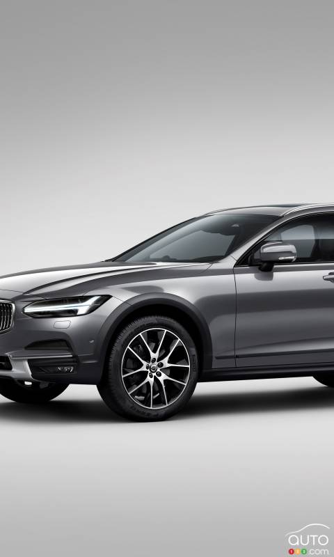 Los Angeles 2016: 2017 Volvo V90 Cross Country, V60 Polestar on display (videos)