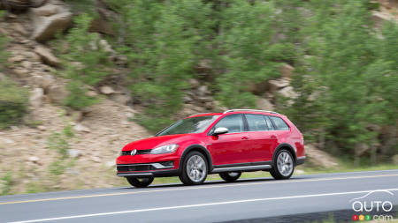 The 10 Features of Volkswagen Golf Alltrack, our 2017 Subcompact SUV of the Year