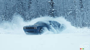 Revoyez la Dodge Challenger GT à traction intégrale s’amuser dans la neige (vidéo)