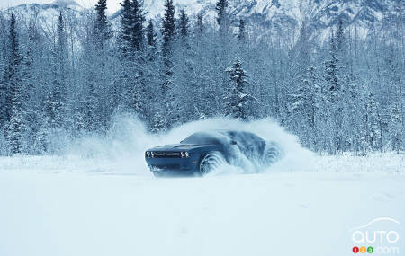 Revoyez la Dodge Challenger GT à traction intégrale s’amuser dans la neige (vidéo)