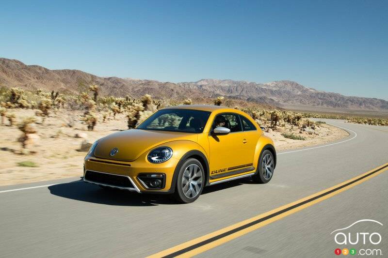 2016 VW Beetle Dune on display at Toronto Auto Show