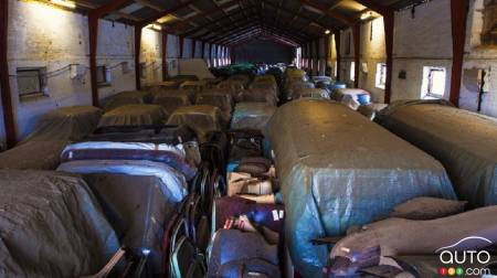 Plus de 50 anciennes Renault découvertes dans une grange au Danemark
