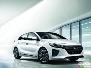 Geneva 2016: Hyundai IONIQ intends to hurt Prius