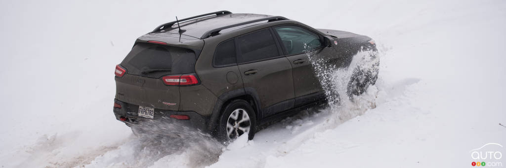 2016 AWD Compact Crossover Comparison