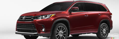 Updated 2017 Toyota Highlander headed to New York Auto Show