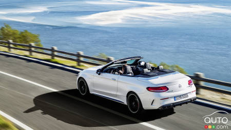 New York 2016: Mercedes-AMG C63 Cabriolet under the lights