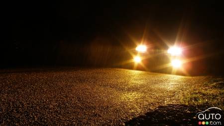 Most new cars need better headlights, IIHS finds