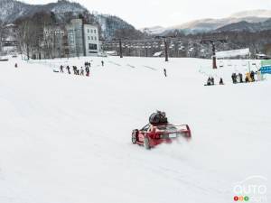 Ferrari F40 takes on ski slopes!