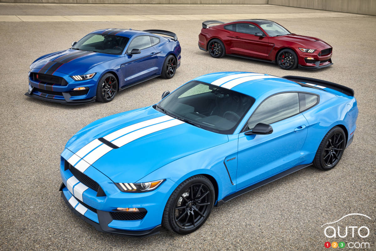 New 2017 Ford Shelby GT350 unveiled with Track Pack