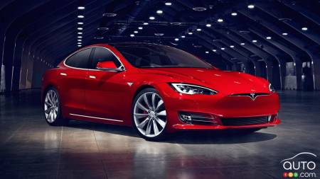 Tesla Model S gets a fresh new look!