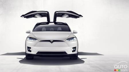 Ford pays nearly $200,000 USD to buy a Tesla Model X