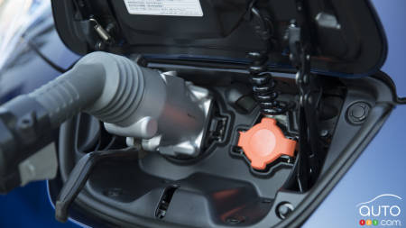 Des espaces réservés aux véhicules électriques au centre-ville de Montréal