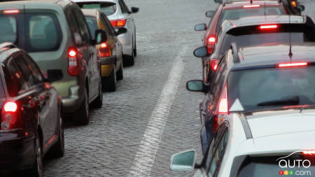German regulators identify 30 cars with excessive CO2 levels