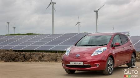 Une usine Nissan fonctionnant aux panneaux solaires et aux éoliennes!