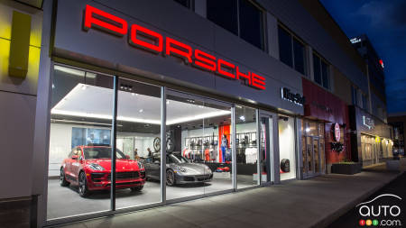 La première boutique Porsche en Amérique du Nord est au DIX30!