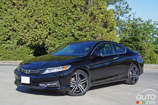 2016 Honda Accord Coupe Touring V6 Is A Living Legend Car Reviews Auto123