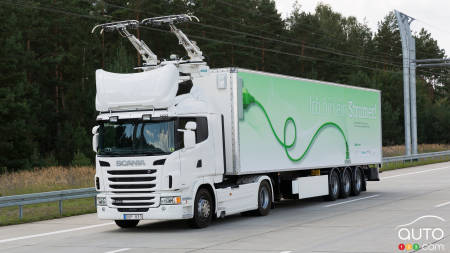 Une autoroute électrique actuellement testée en Suède