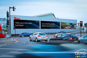 Renault billboard interacts with drivers in the U.K.