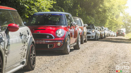 Un rallye caritatif rassemble des milliers de MINI