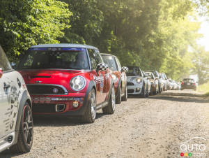 Un rallye caritatif rassemble des milliers de MINI