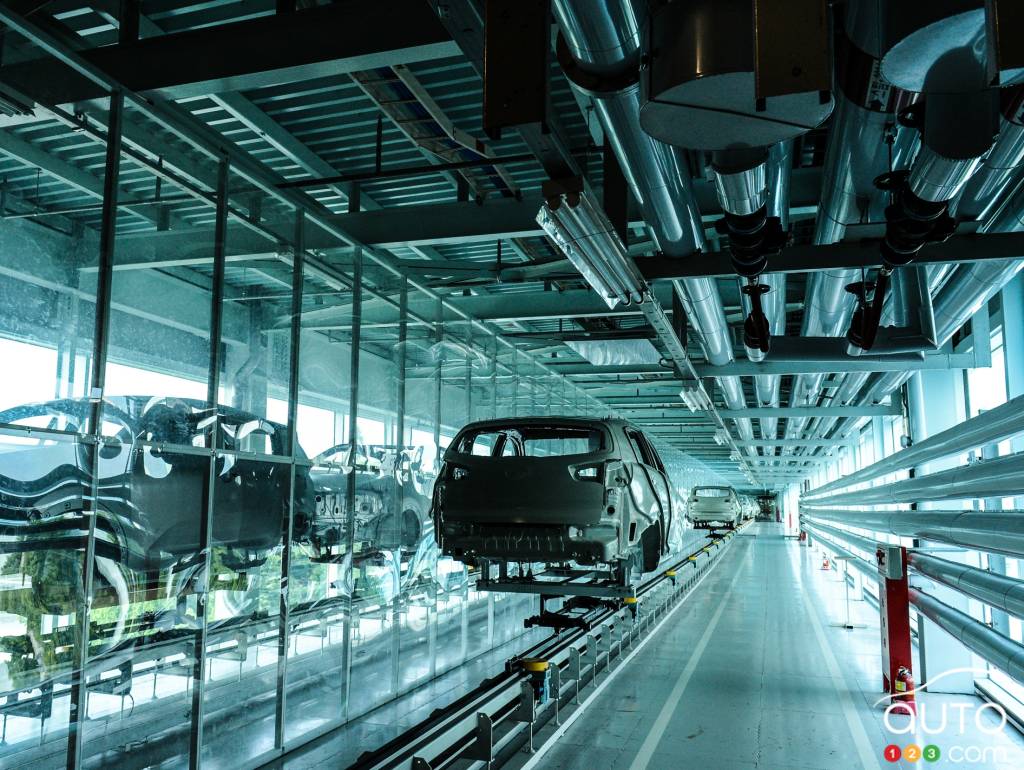 Atelier de peinture dans une usine Kia