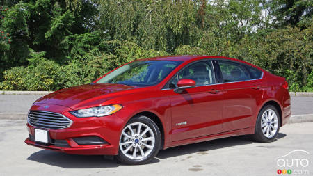 2017 Ford Fusion Hybrid S Review