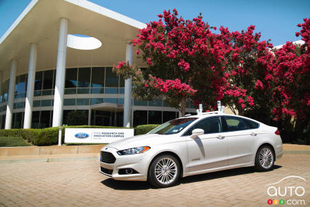 Ford mise gros sur les véhicules autonomes