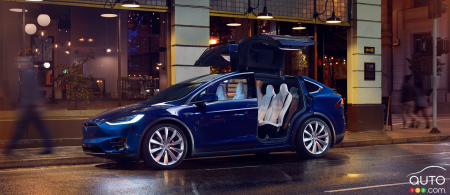 Tesla Opens Flagship Dealership in California