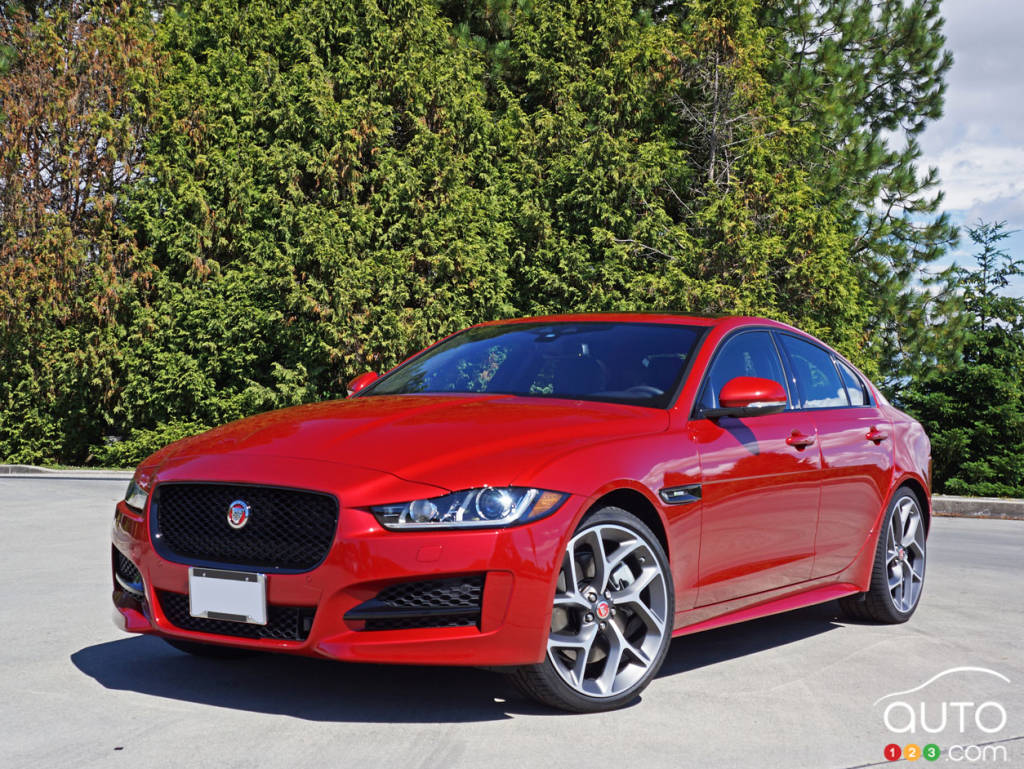 2017 Jaguar XE 35t R-Sport