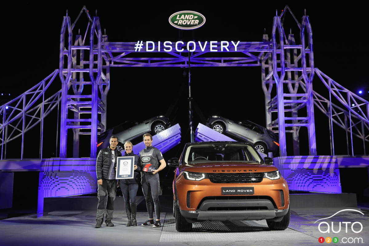 All-new Land Rover Discovery makes spectacular debut