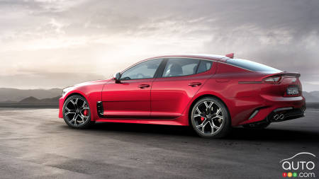 Détroit 2017 : la nouvelle Kia Stinger gagne un prix; admirez-la en action (vidéo)