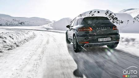 Le Porsche Macan, la neige et la légende Walter Röhrl