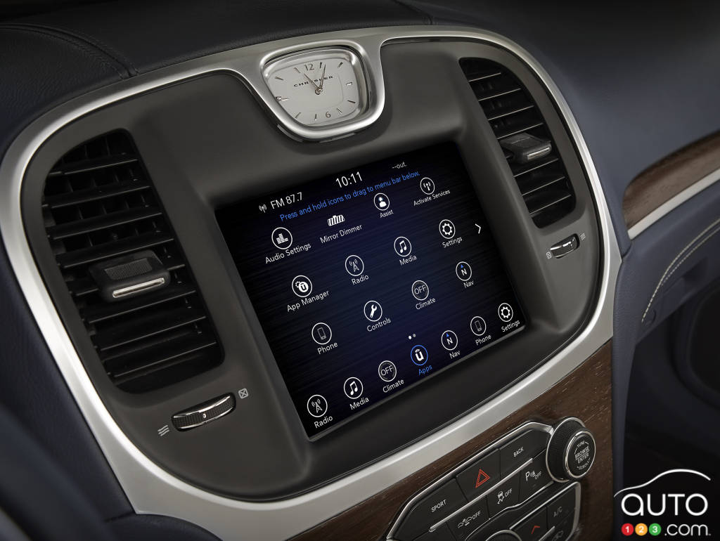 Uconnect system in the 2017 Chrysler 300C