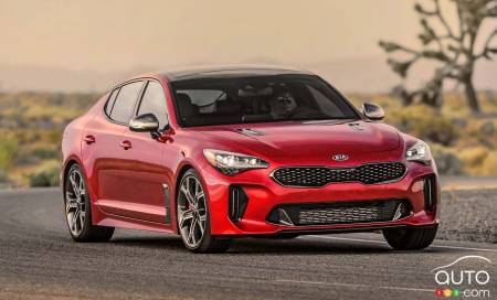 Review Of The 2018 Kia Stinger Gt Car Reviews Auto123