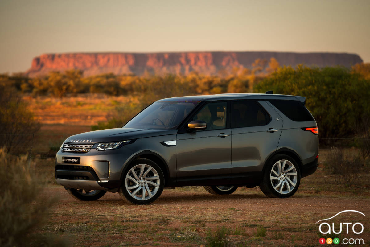 2018 Land Rover Discovery Gets Changes Under the Hood and Inside
