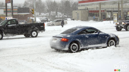 Adapt Your Driving to Avoid Unpleasant Surprises in Winter