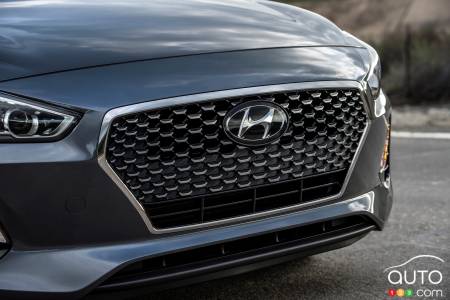 Chicago 2017 : la Hyundai Elantra GT 2018 se dévoile en partie