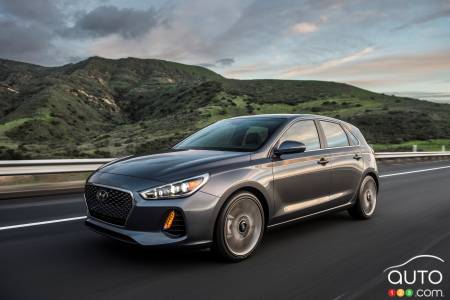 Chicago 2017: All-new 2018 Hyundai Elantra GT unveiled (videos)