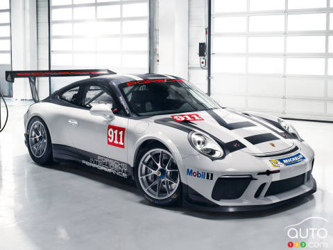 Toronto 2017: Porsche 911 GT3 Cup and Macan Turbo with Performance Package