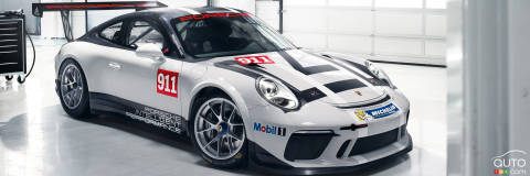 Toronto 2017: Porsche 911 GT3 Cup and Macan Turbo with Performance Package