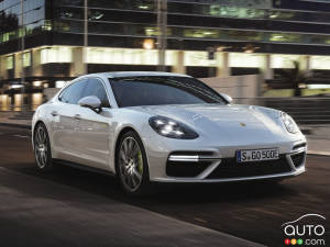 Research 2018
                  Porsche Panamera pictures, prices and reviews