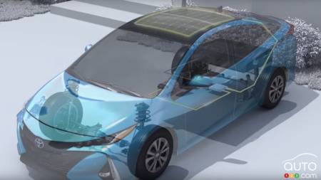 Recharger votre Toyota Prius Prime, ça commence avec le toit solaire! (vidéo)