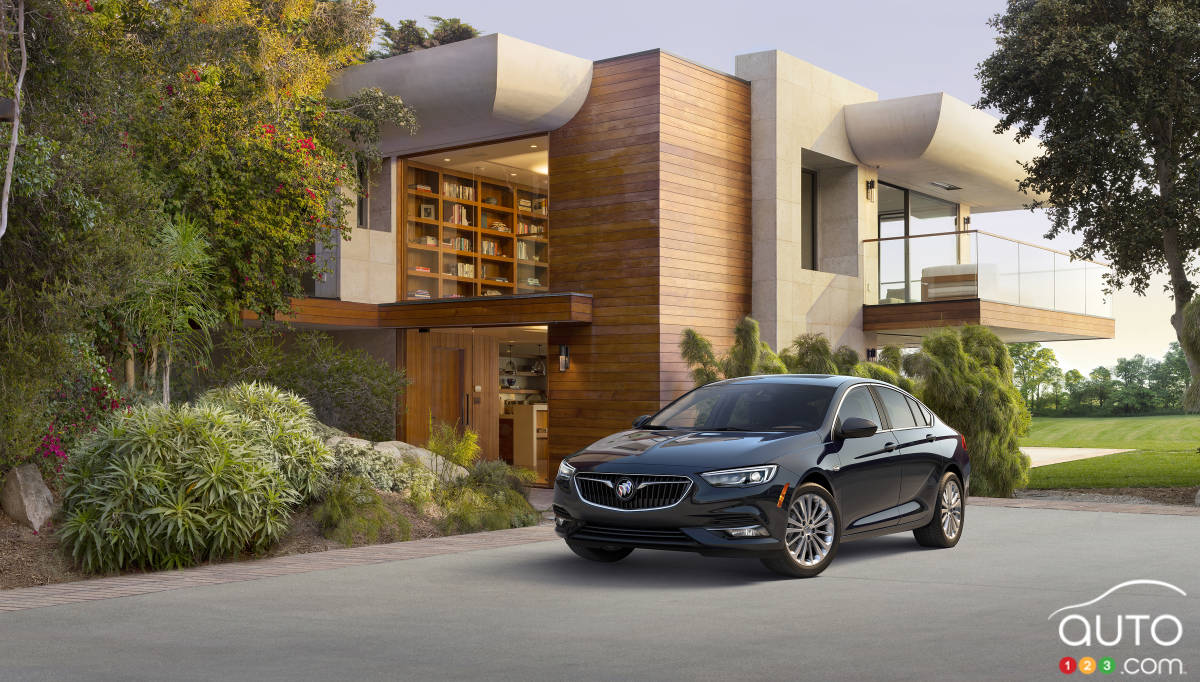 Big news – Buick Regal gets a hatch for 2018