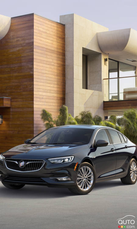 Big news – Buick Regal gets a hatch for 2018