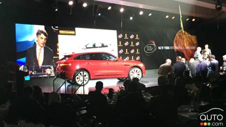 Jaguar F-PACE named 2017 World Car of the Year in New York