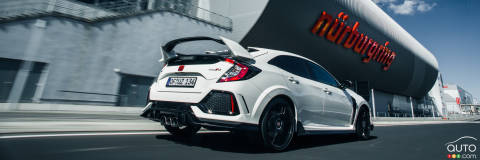Honda Civic Type R Sets Record at Nürburgring: Live the Moment!