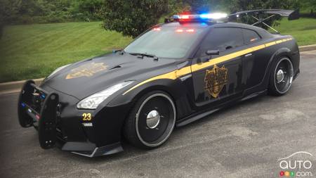 Nous avons intercepté une Nissan GT-R de police!