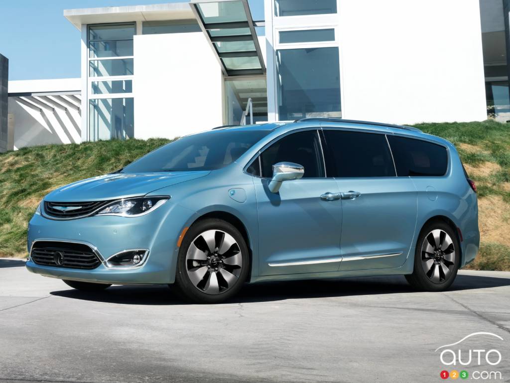 La Chrysler Pacifica hybride ajoute 2 nouvelles versions d’entrée de gamme pour 2017
