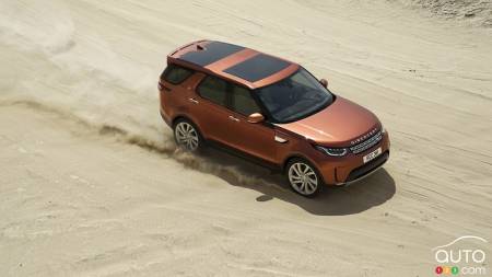 2017 Land Rover Discovery Offers Serenity in the Storm