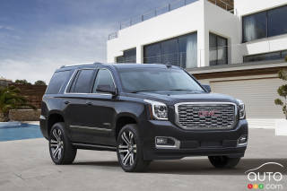 Research 2018
                  GMC Yukon XL pictures, prices and reviews